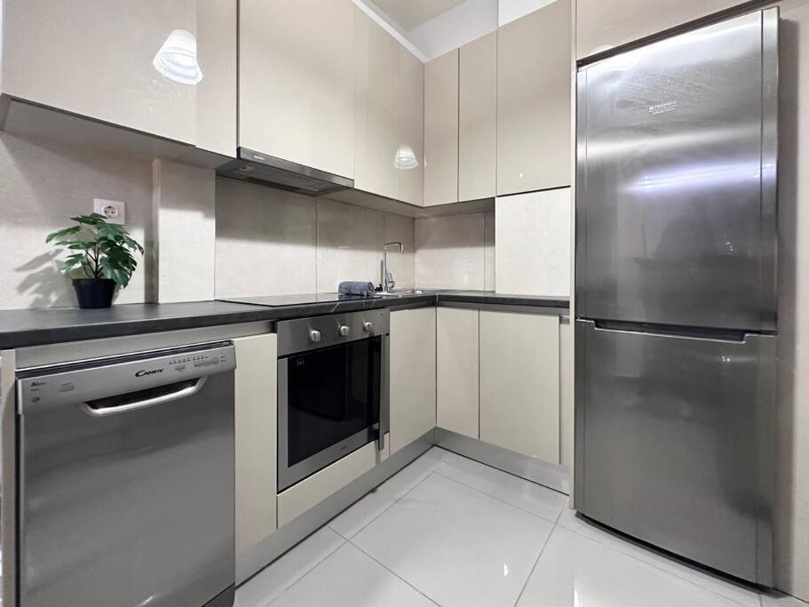 Prometheus Apartment *